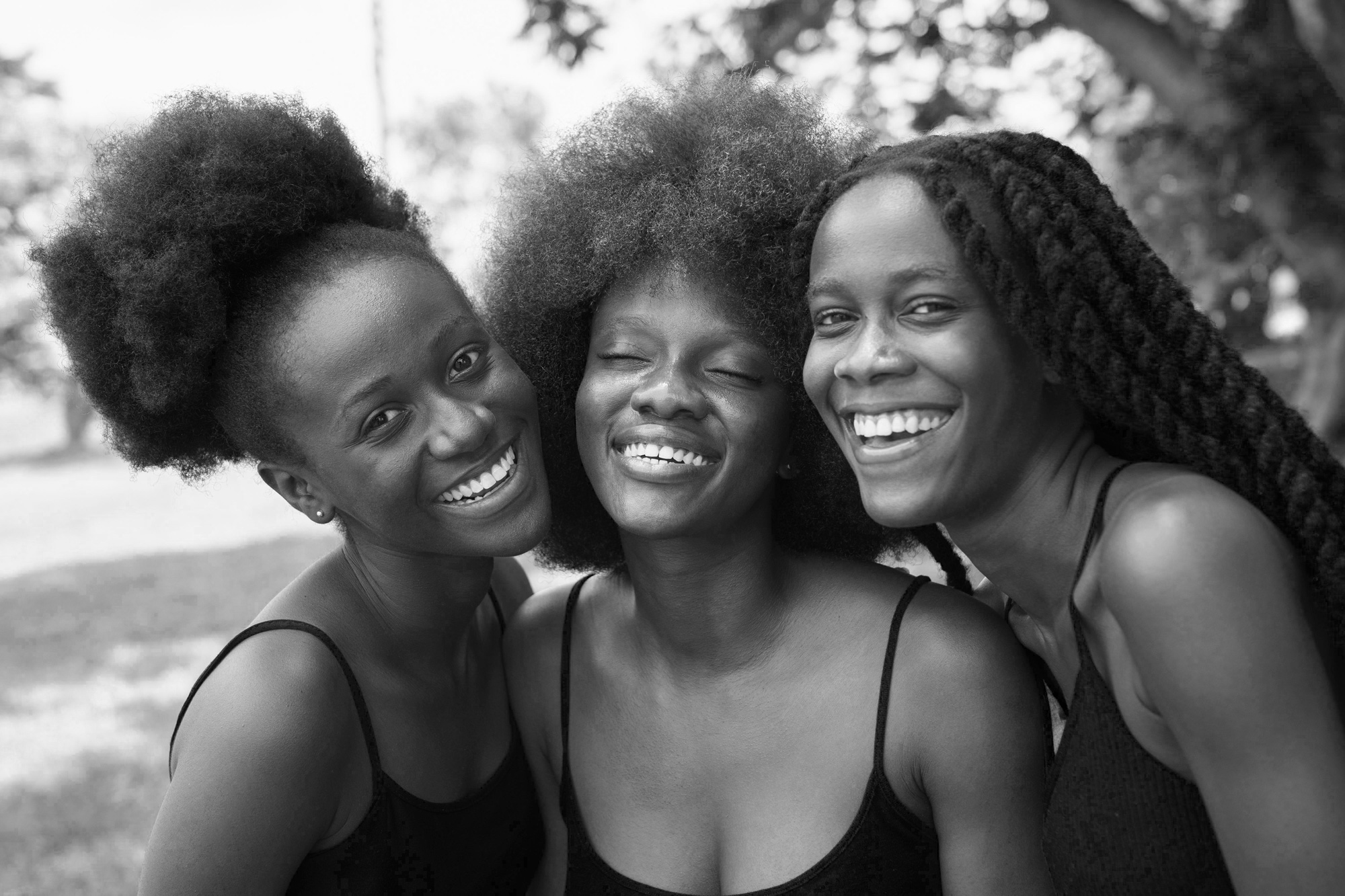 #medium-shot-smiley-women-outside